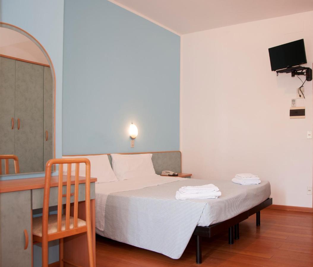 Hotel Rugantino Cesenatico Exterior photo