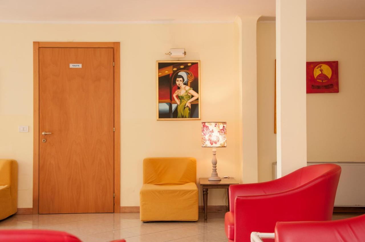 Hotel Rugantino Cesenatico Exterior photo