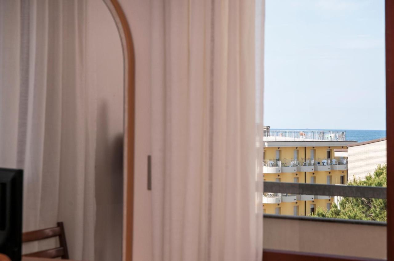 Hotel Rugantino Cesenatico Exterior photo